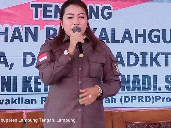 ni-ketut-dewi-nadi-gelar-sosperda-tentang-narkoba-KXbZ6pf2c3