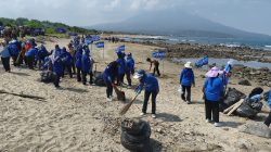 Bukan Sekadar Seremoni, HUT Demokrat Diisi Bersih Pantai dan Tanam Pohon